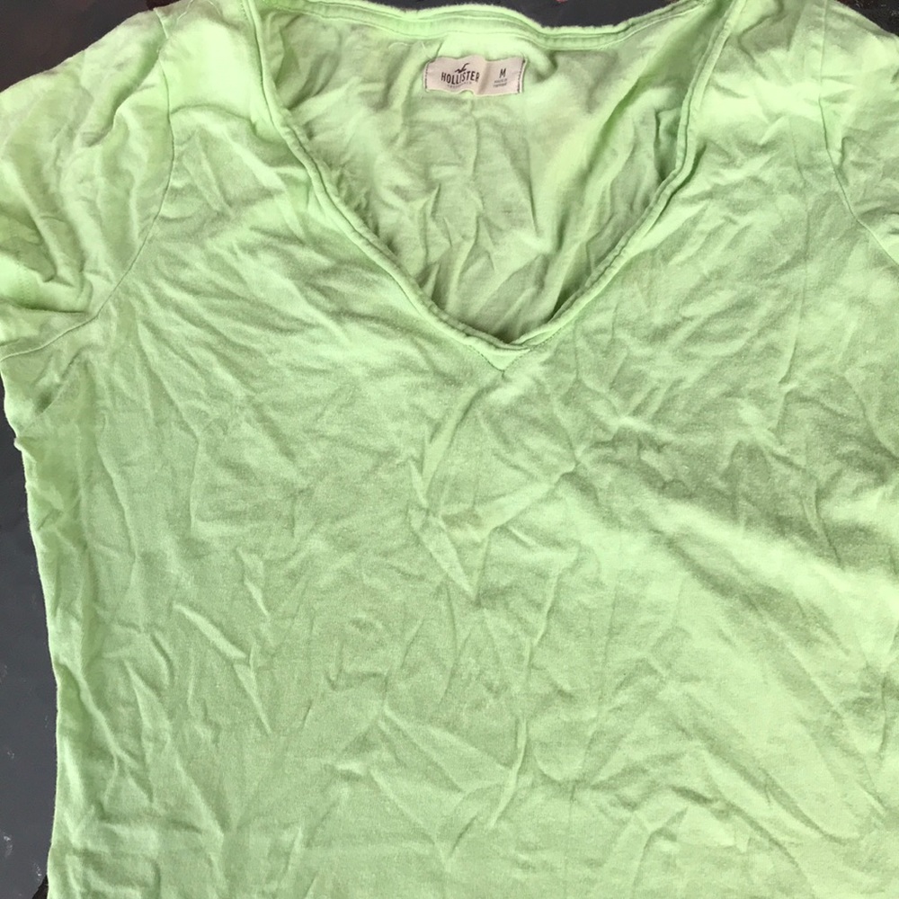 Hollister tee